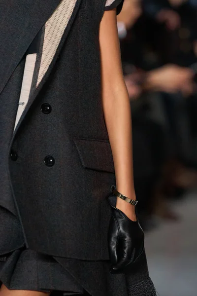 Look 11
